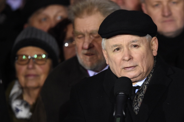 Jarosław Kaczyński przemawiał na Placu Trzech Krzyży PAP/Radek Pietruszka