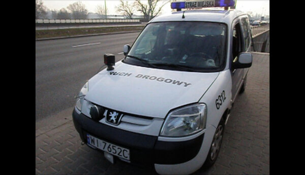 Ciężarówka cofa z prędkością 90 km/h?!